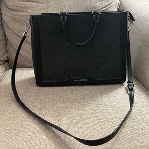 NEW Michael Kors Bag with Inside Laptop Pocket, Zippered Pocket, 2 Phone Pockets